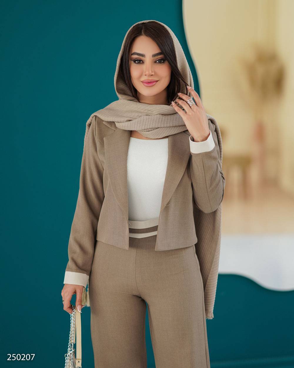 کراپ شلوار مجلسی زنانه کد۲۵۰۲