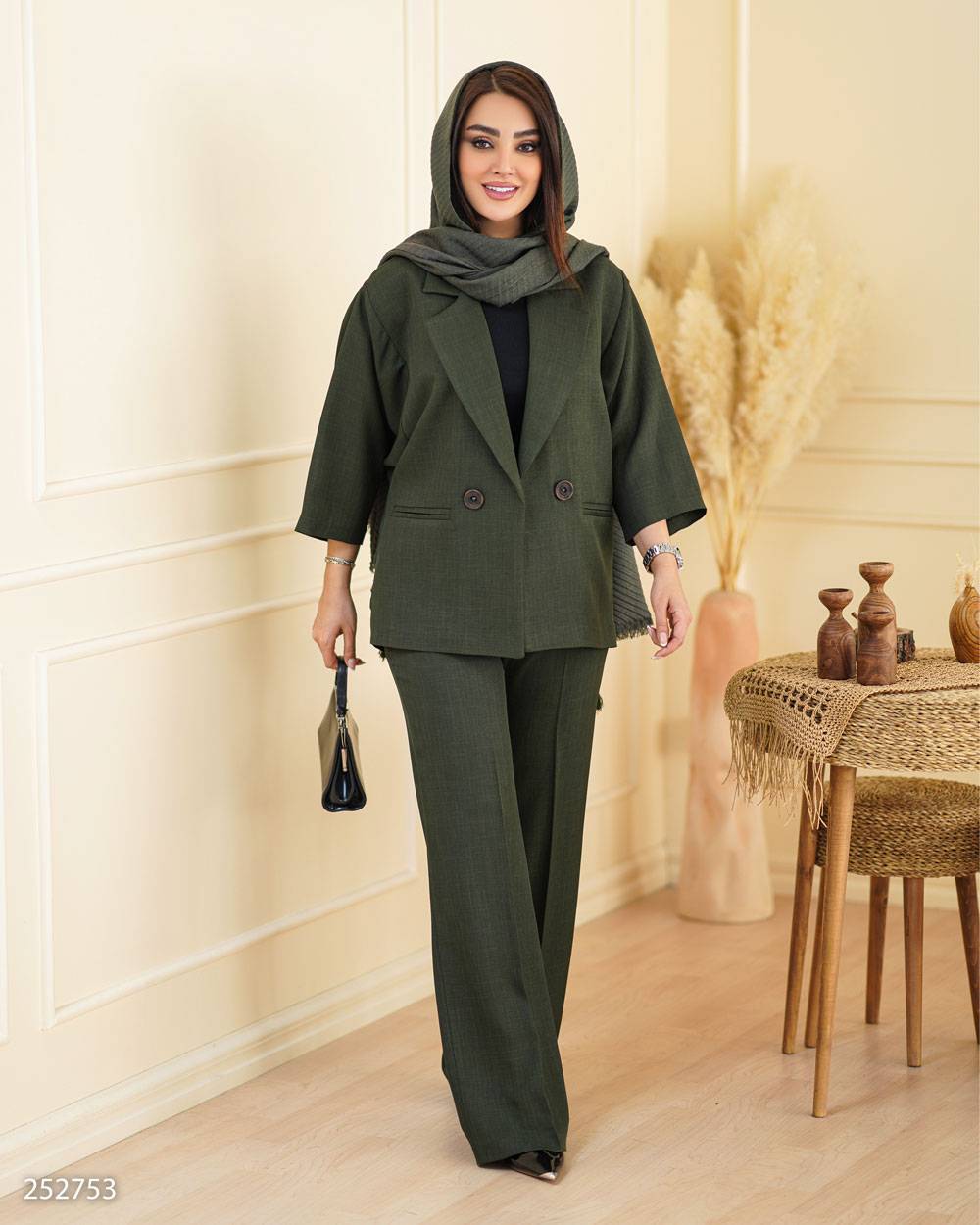 کت و شلوار زنانه شانتون کد ۲۵۲۷